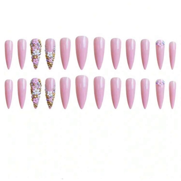 24pc Press On Nail Set from the Nail Bar 💅 - Picture 3 of 4